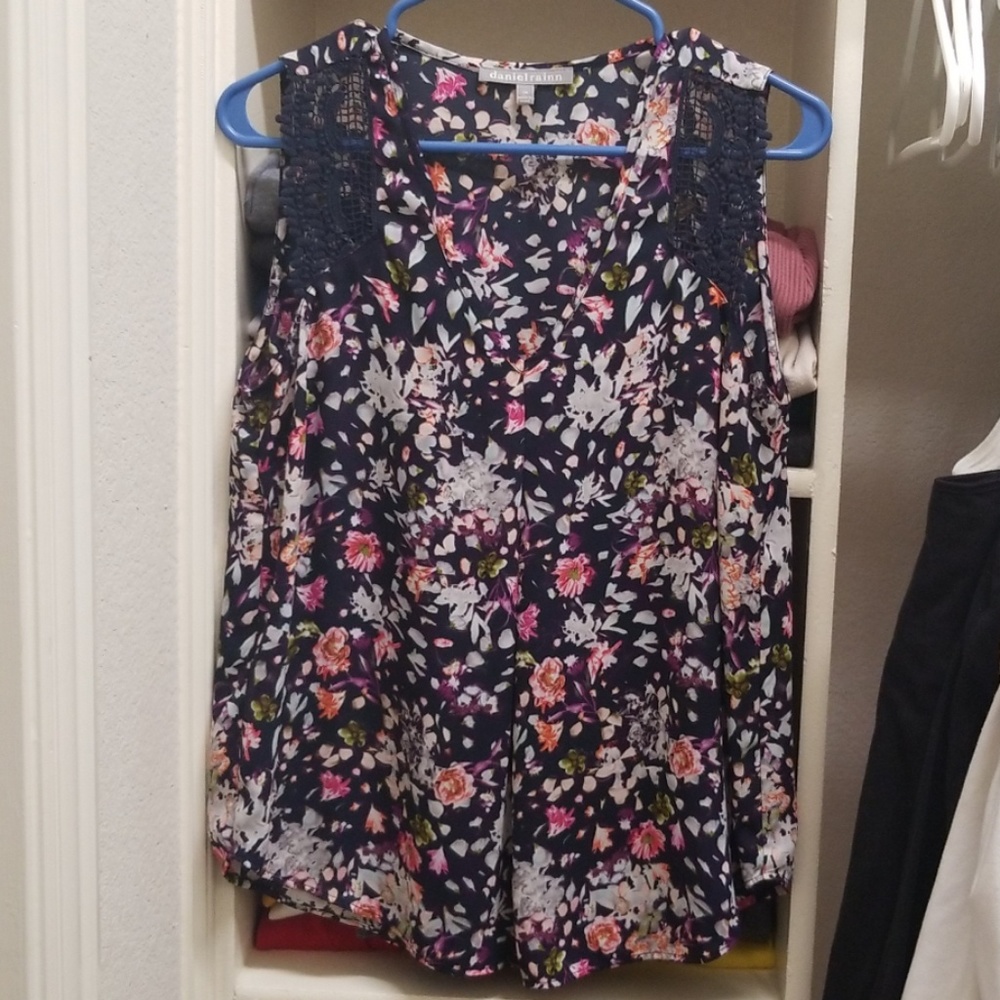 Blue floral tank woth crochet detailing